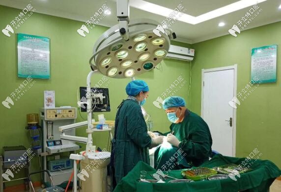 酒泉康復(fù)口腔醫(yī)院種植牙手術(shù)室