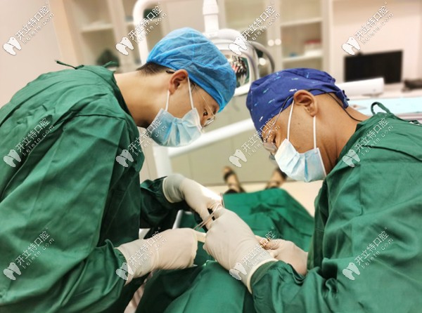 晉中萊特牙科的種植牙手術(shù)過(guò)程 晉中萊特牙科的種植牙手術(shù)過(guò)程