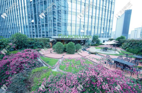 打算去成都極光做牙齒美白貼面的話,我推薦周宇醫(yī)生哦~