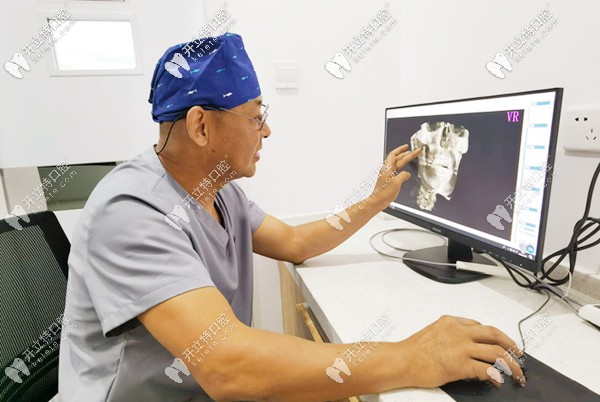 郭朝輝院長(zhǎng)日常工作照 郭朝輝院長(zhǎng)日常工作照