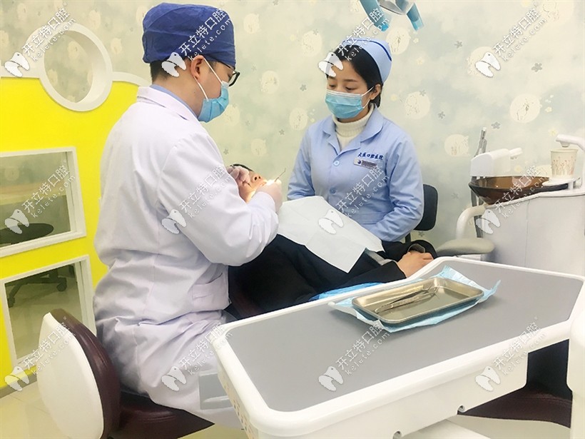 該院醫(yī)生操作圖示