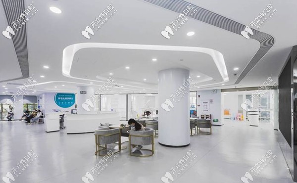 廣州穗江口腔雖暫無免費(fèi)種牙活動,但公益補(bǔ)貼種植也很超值!