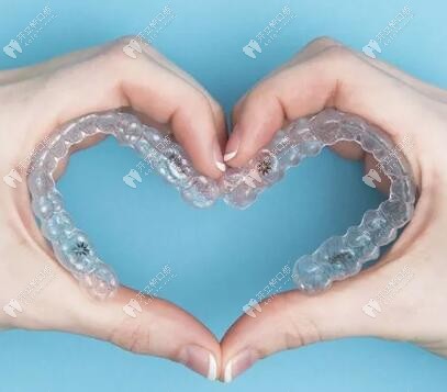 無托槽隱形矯治器