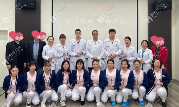 河北恒倫領(lǐng)導(dǎo)為抗疫英模頒獎(jiǎng)