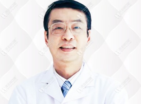 圣貝口腔做美國進(jìn)口植體種1送1,帶你見證微創(chuàng)種植過程之旅