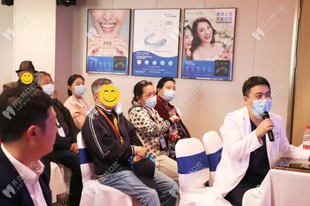 現(xiàn)場解答顧客疑問